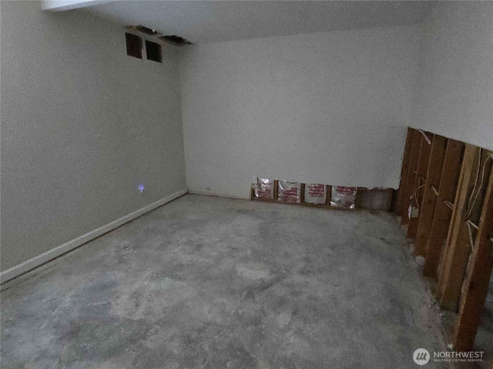 8405 24th Avenue Southwest Seattle, WA 98106 - Photo 8 of 14 a view of a storage