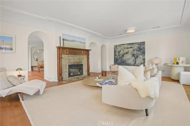 $1,290,000 | 324 South Kingsley Drive, Los Angeles, CA 90020