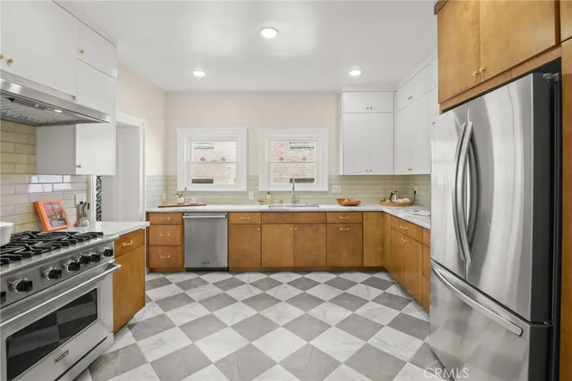 $1,290,000 | 324 South Kingsley Drive, Los Angeles, CA 90020