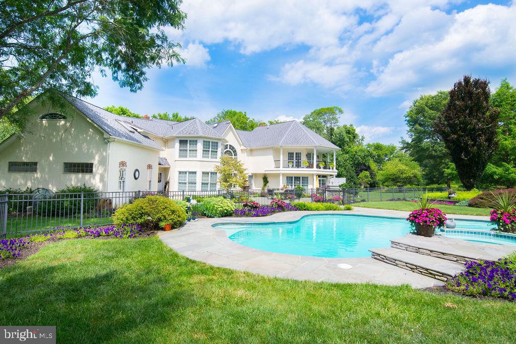 242 Stoneybrook Road Newtown, PA 18940 - Photo 4 of 53