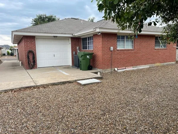 $1,295 | 1901 Jefferson Street, Mission, TX 78572