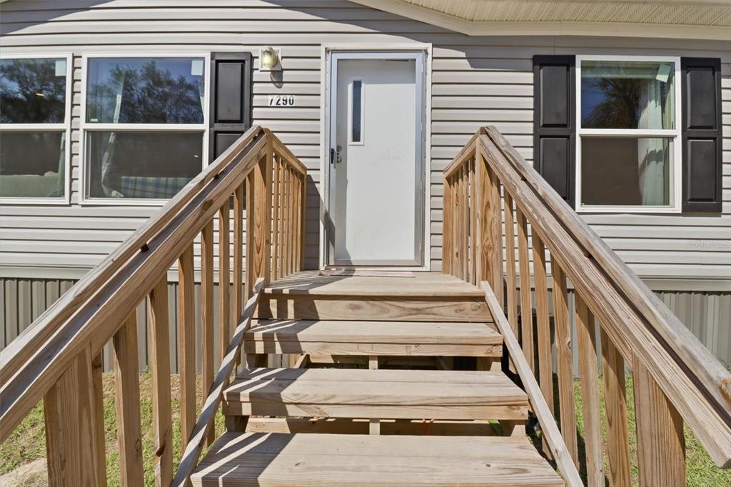 7290 Northeast 110th Avenue Bronson, FL 32621 - Photo 4 of 46 a view of entryway