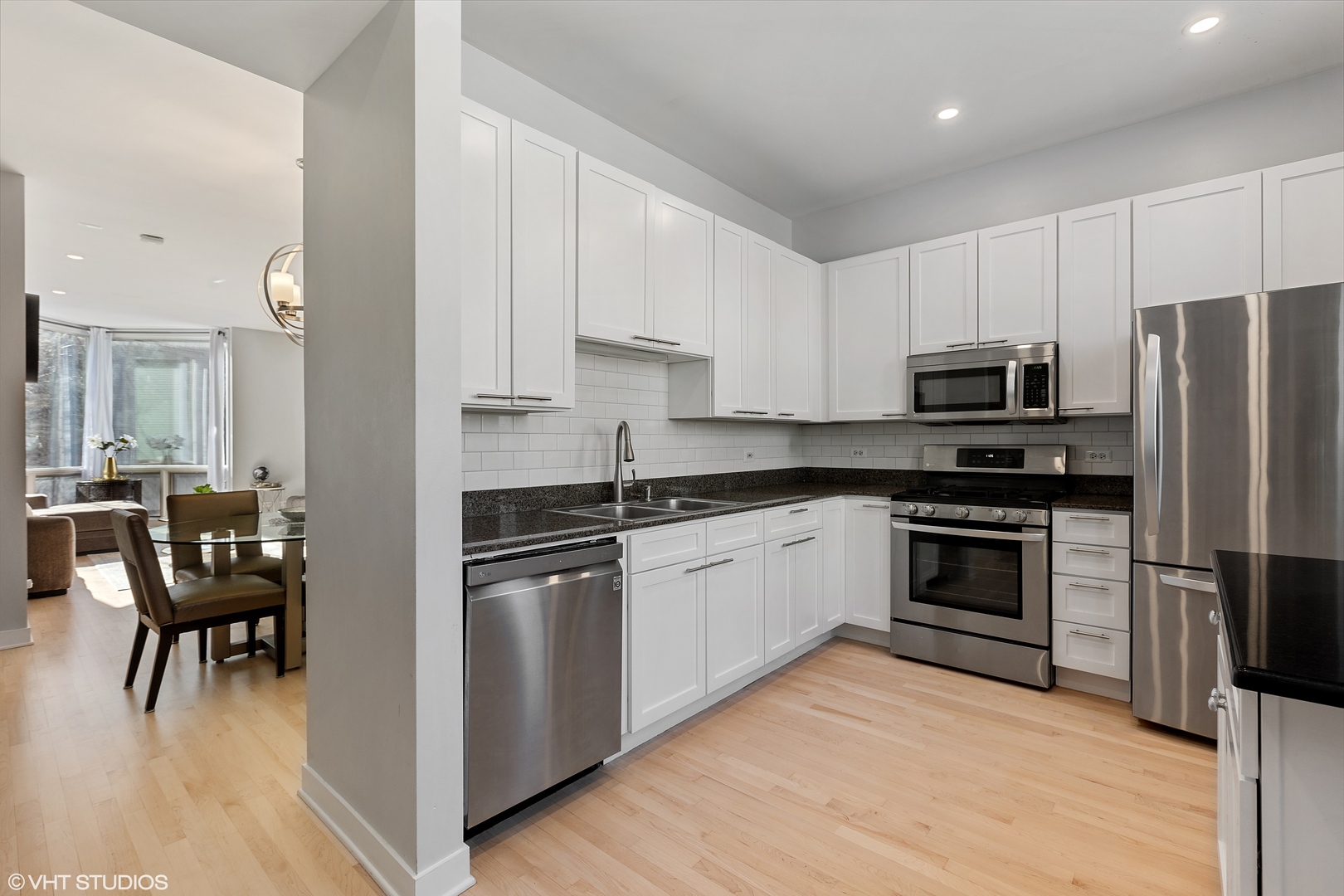 1240 West Cottage Place Chicago, IL 60607 - Photo 10 of 28