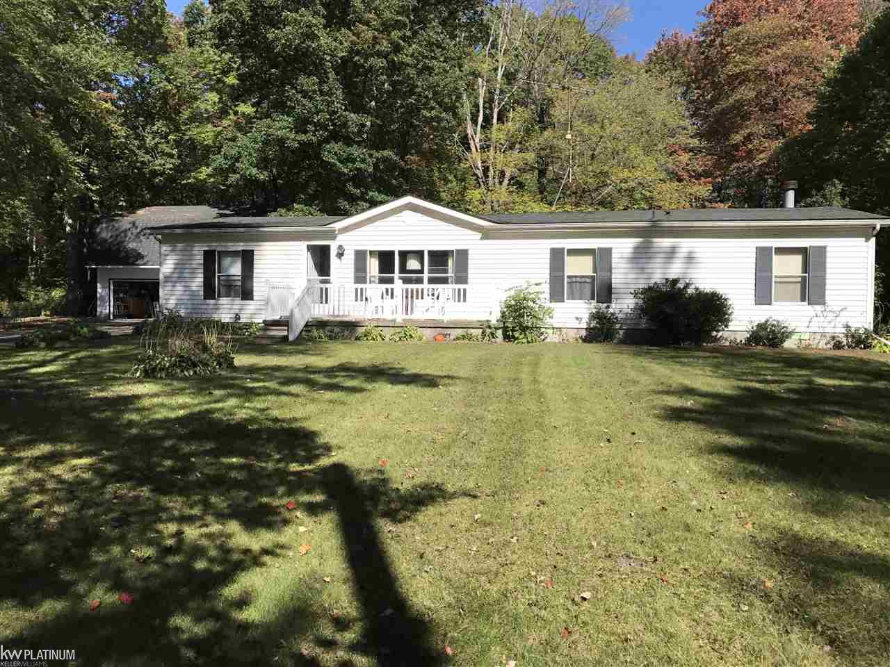6152 Benoit Road Algonac, MI 48001 - Photo 1 of 31 31332567.JPG