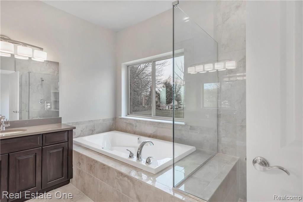 3781 Milano Ct. Rochester Hills, MI 48307 - Photo 21 of 38