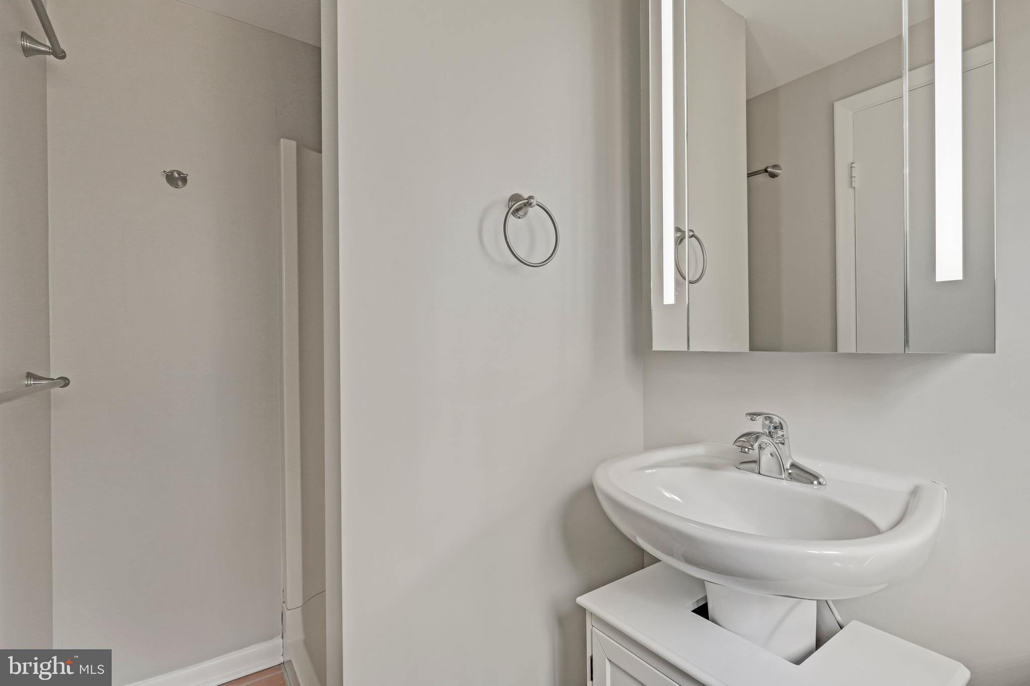 8905 Battery Road Alexandria, VA 22308 - Photo 17 of 43