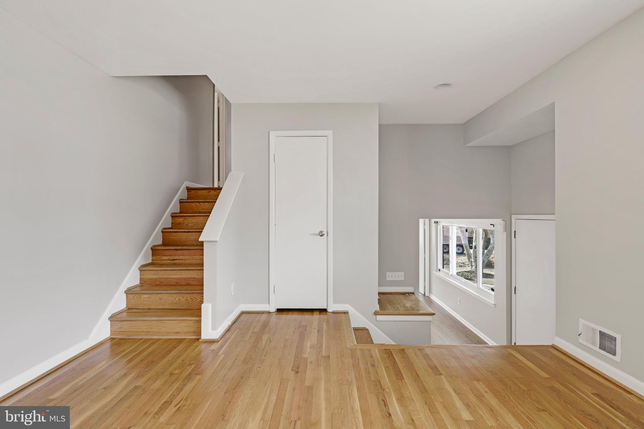 8905 Battery Road Alexandria, VA 22308 - Photo 3 of 43