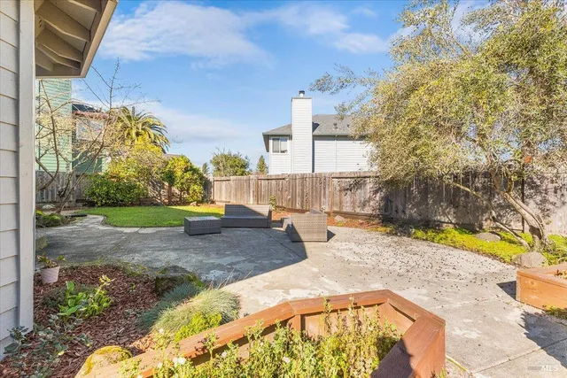 $940,000 | 1705 Walnut Creek Drive, Santa Rosa, CA 95403