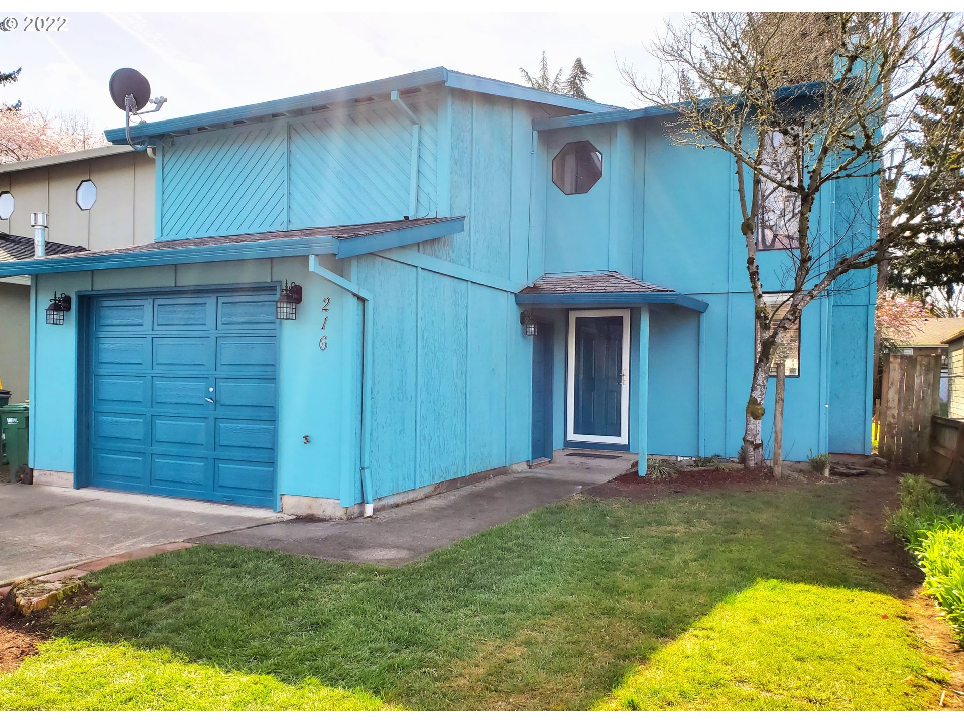 216 Southeast 34th Circle Troutdale, OR 97060 - Photo 1 of 24