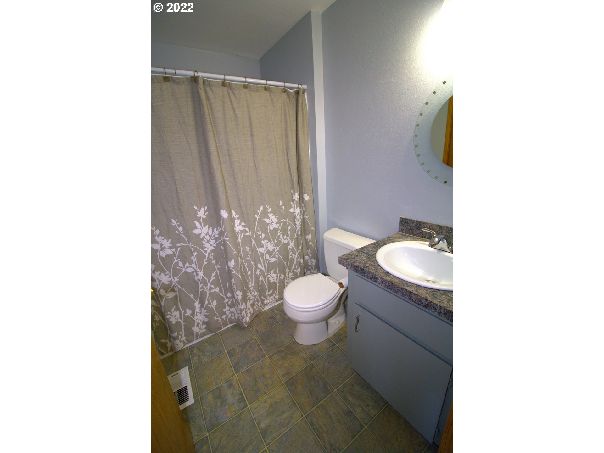 216 Southeast 34th Circle Troutdale, OR 97060 - Photo 16 of 24