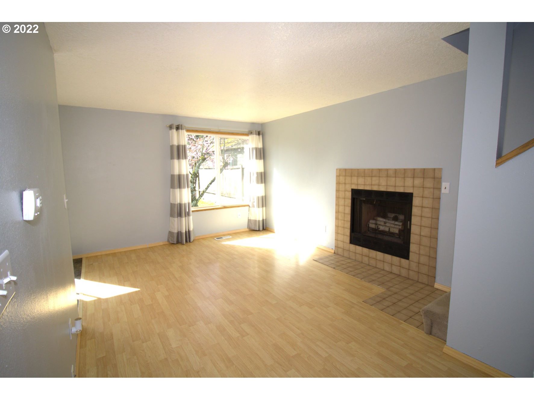 216 Southeast 34th Circle Troutdale, OR 97060 - Photo 3 of 24