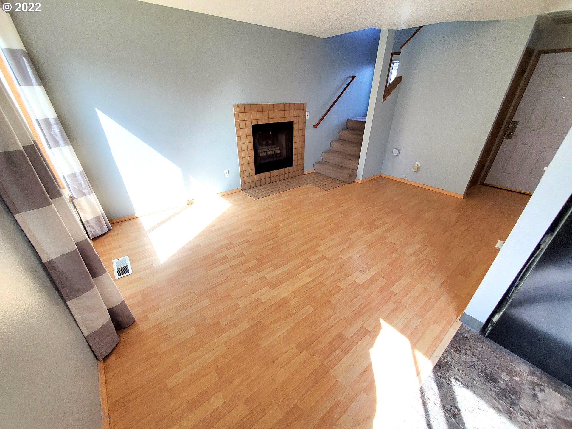 216 Southeast 34th Circle Troutdale, OR 97060 - Photo 5 of 24