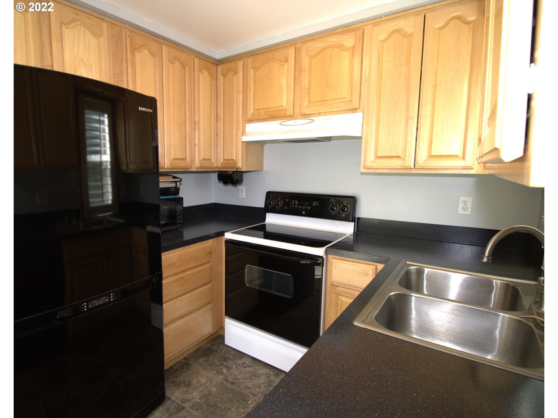 216 Southeast 34th Circle Troutdale, OR 97060 - Photo 10 of 24