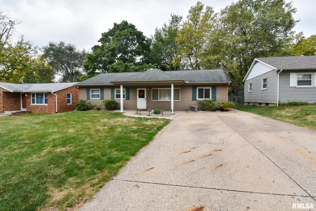 $158,000 | 203 1/2 Mary Street, Washington, IL 61571