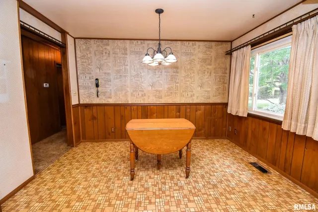 $158,000 | 203 1/2 Mary Street, Washington, IL 61571