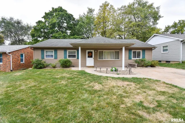 $158,000 | 203 1/2 Mary Street, Washington, IL 61571