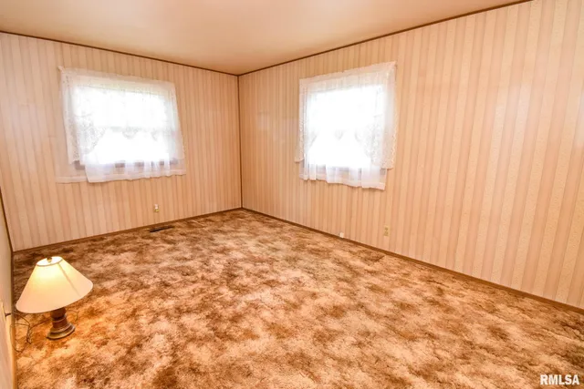 $158,000 | 203 1/2 Mary Street, Washington, IL 61571