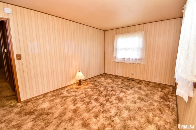 $158,000 | 203 1/2 Mary Street, Washington, IL 61571