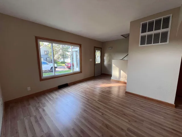 $1,400 | 1620 Iowa Avenue, Superior, WI 54880