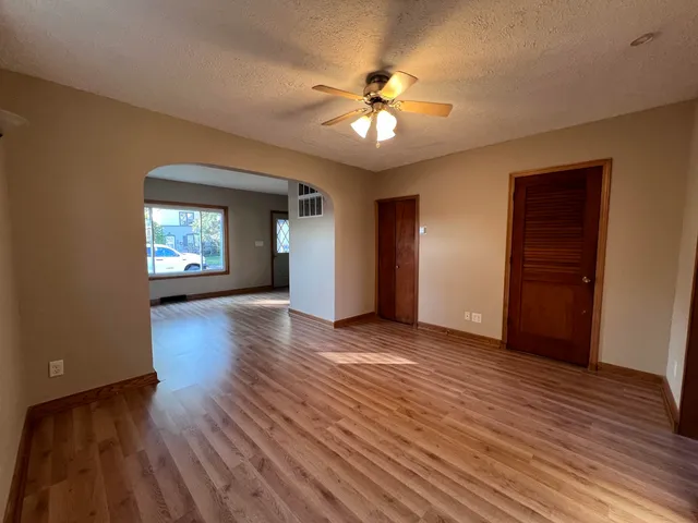 $1,400 | 1620 Iowa Avenue, Superior, WI 54880