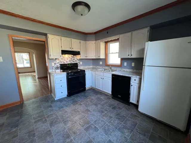 $1,400 | 1620 Iowa Avenue, Superior, WI 54880