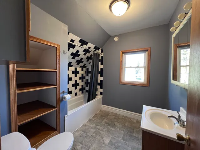 $1,400 | 1620 Iowa Avenue, Superior, WI 54880