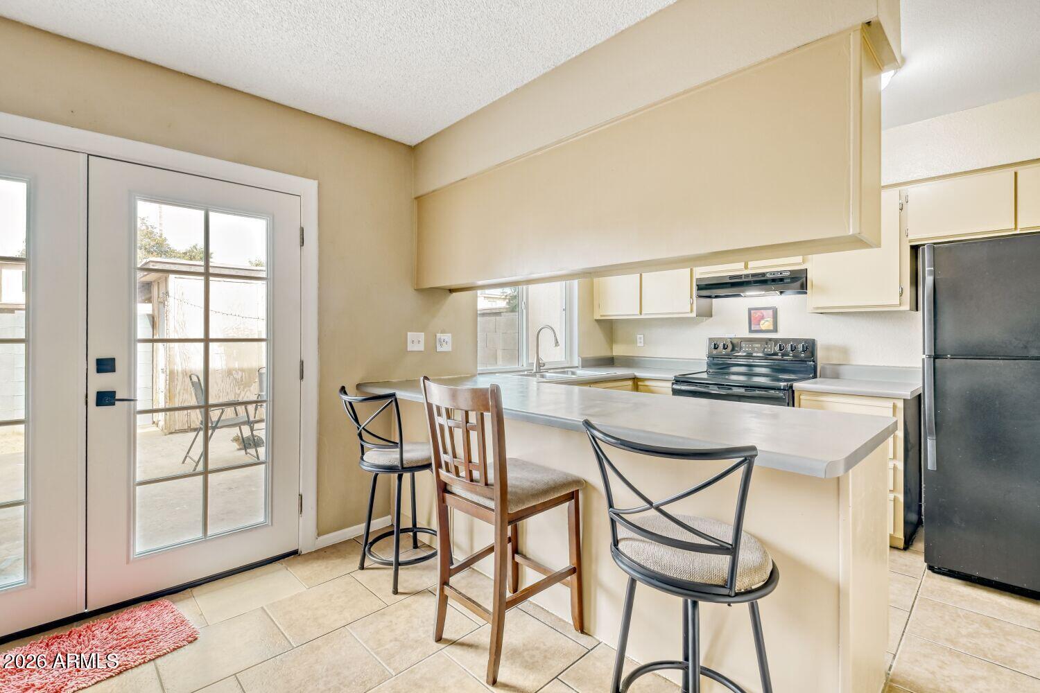 4625 West Thomas Road, Unit 39 Phoenix, AZ 85031 - Photo 9 of 20 Kitchen:Dining