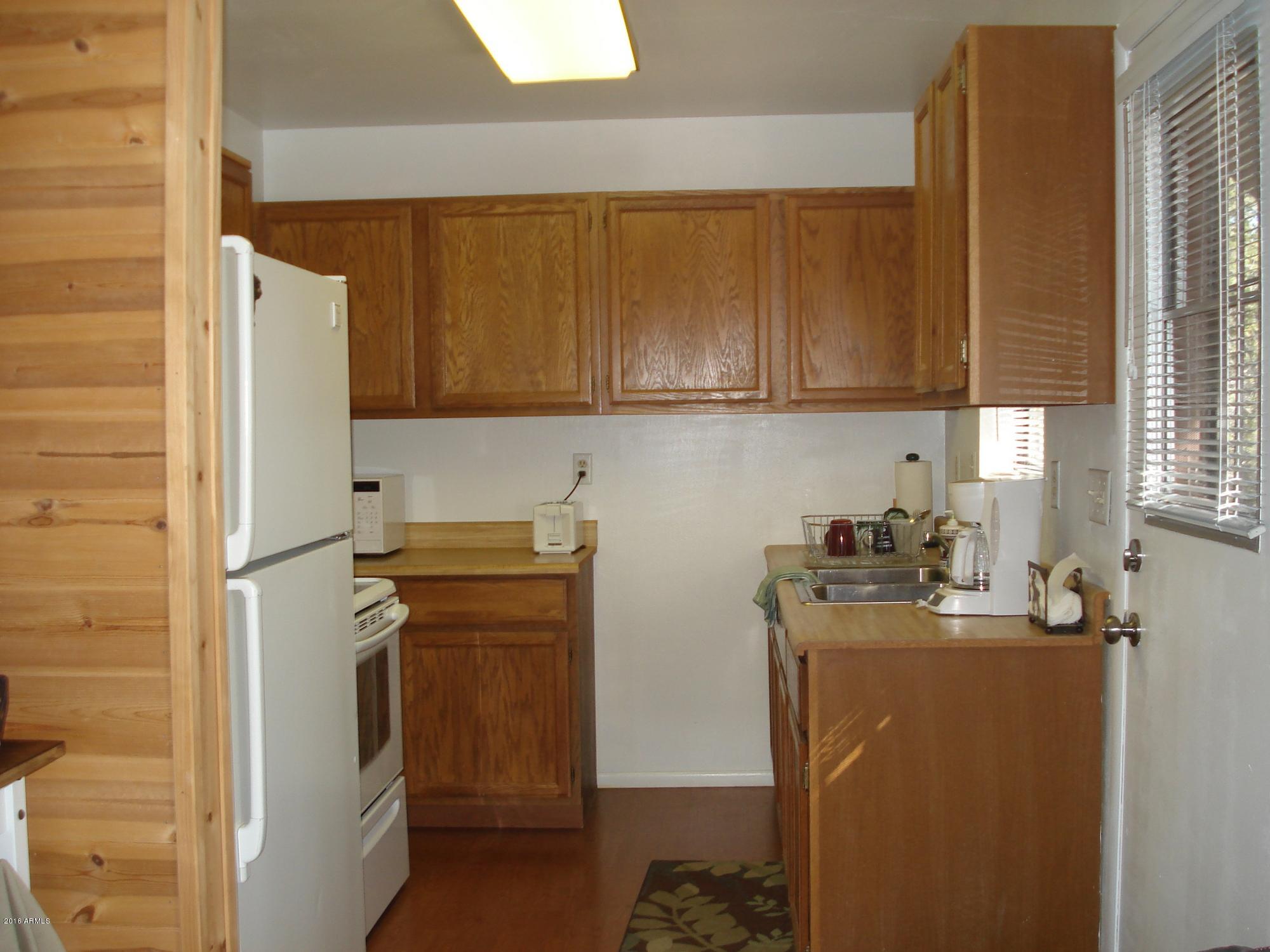 3050 Aspen Road Overgaard, AZ 85933 - Photo 10 of 23 Kitchen 4