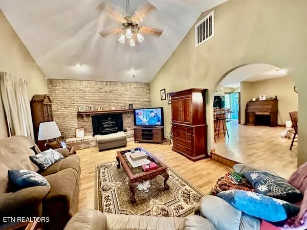 $349,000 | 200 Simpson Lane, Wallins Creek, KY 40873