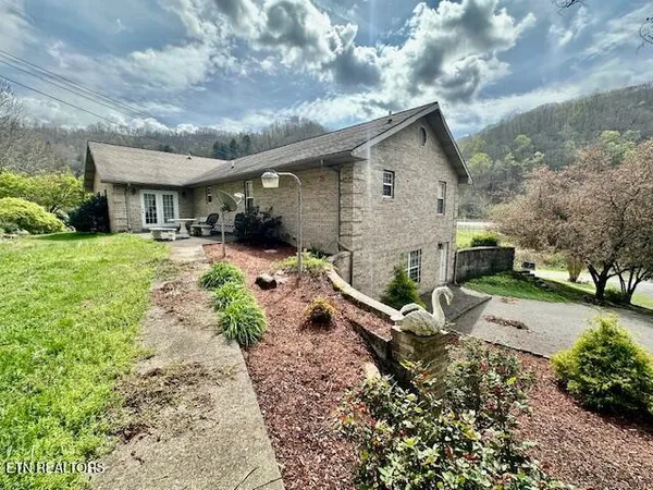 $349,000 | 200 Simpson Lane, Wallins Creek, KY 40873