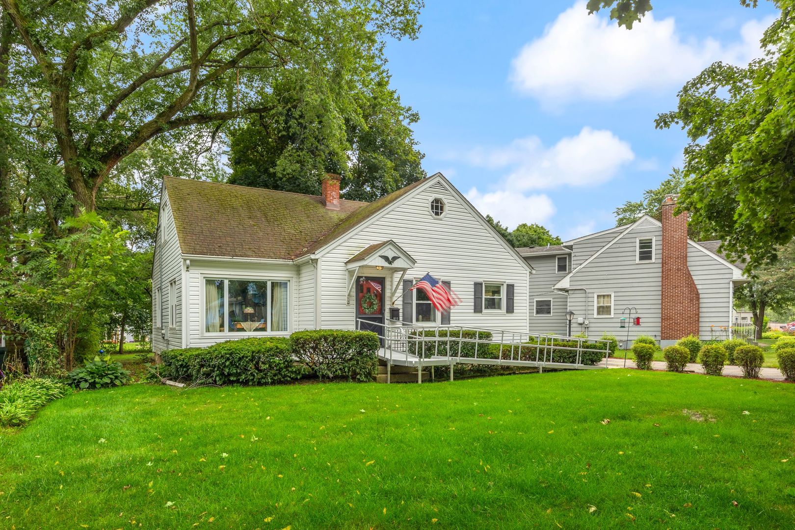 511 Golf Road Crystal Lake, IL 60014 - Photo 2 of 28