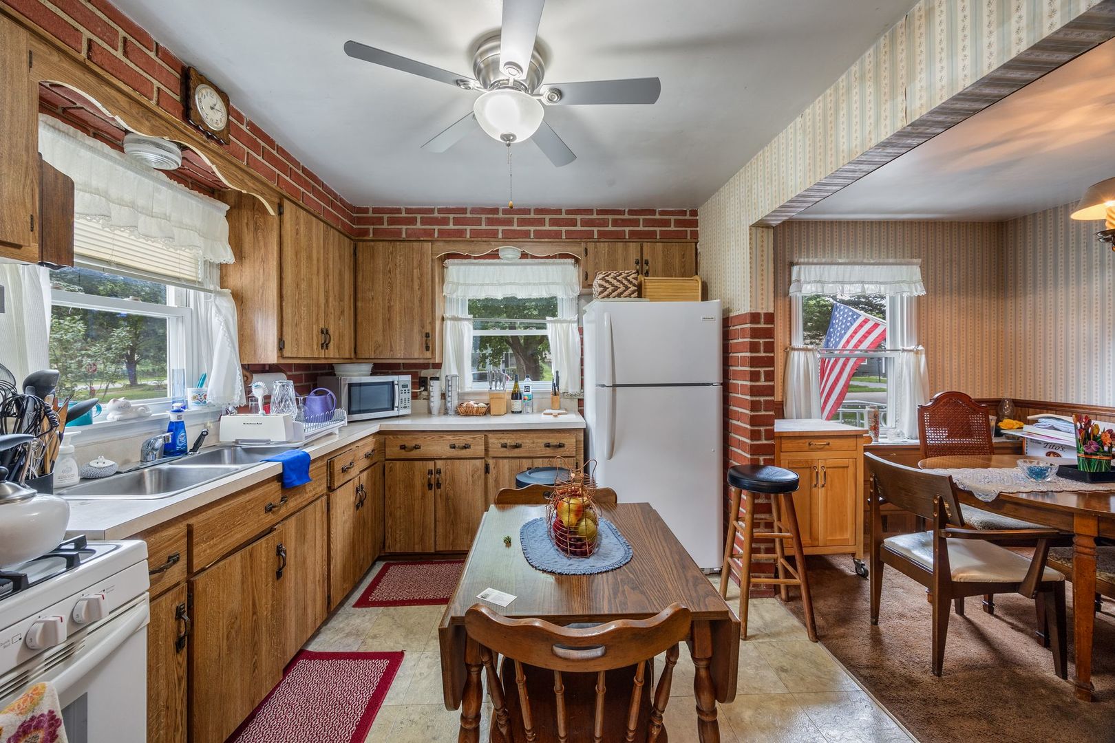 511 Golf Road Crystal Lake, IL 60014 - Photo 10 of 28
