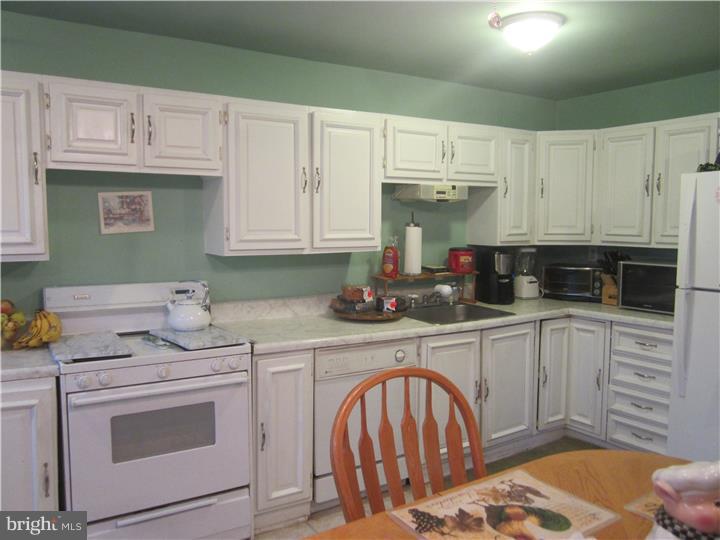 842 Andover Road Lansdale, PA 19446 - Photo 2 of 12 Gallery Image 2