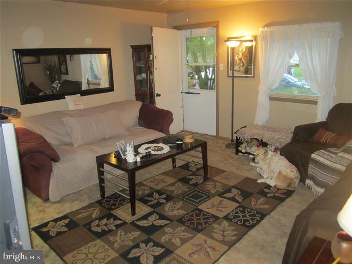 842 Andover Road Lansdale, PA 19446 - Photo 3 of 12 Gallery Image 3
