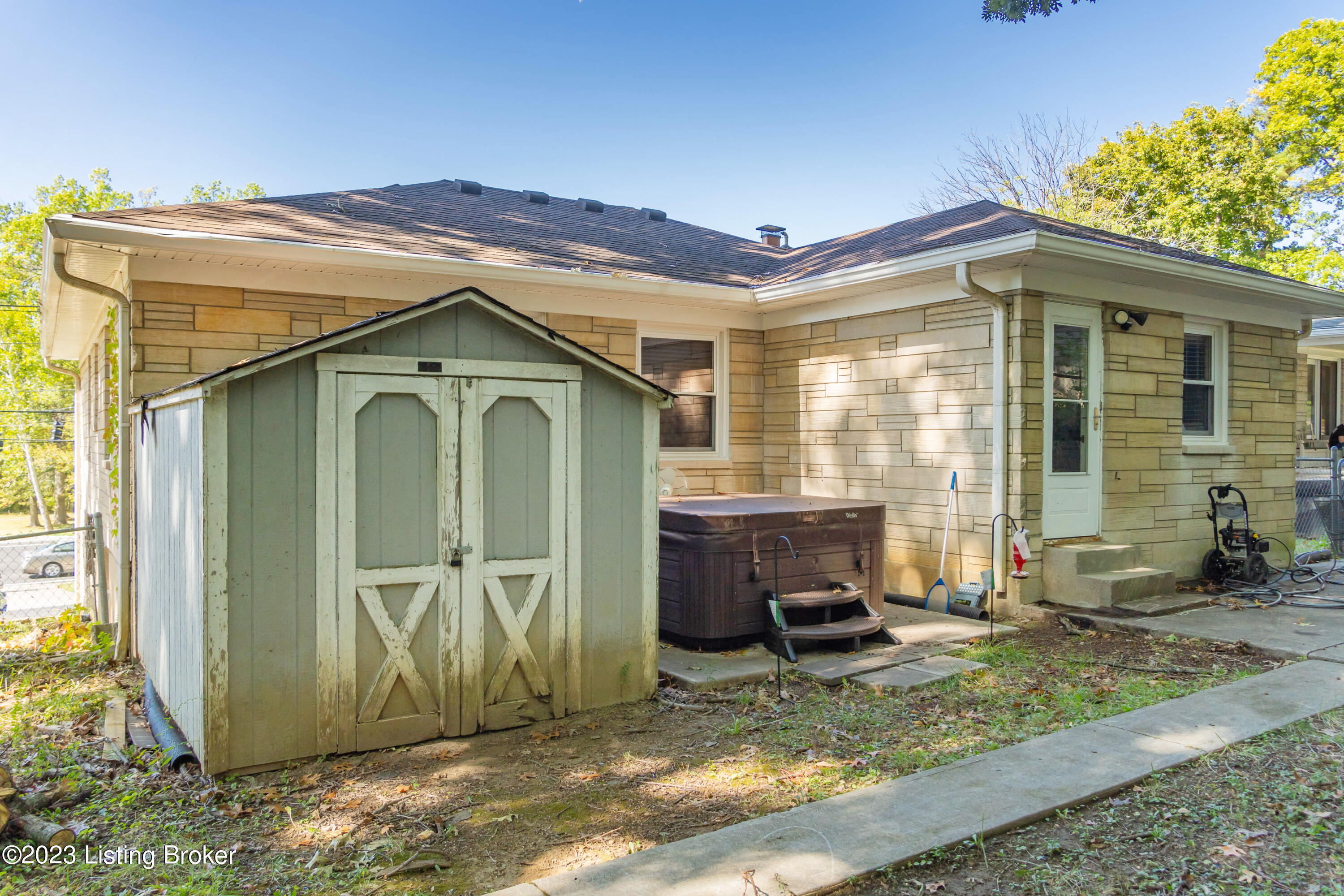 5343 New Cut Road Louisville, KY 40214 - Photo 6 of 32 Back with Shed