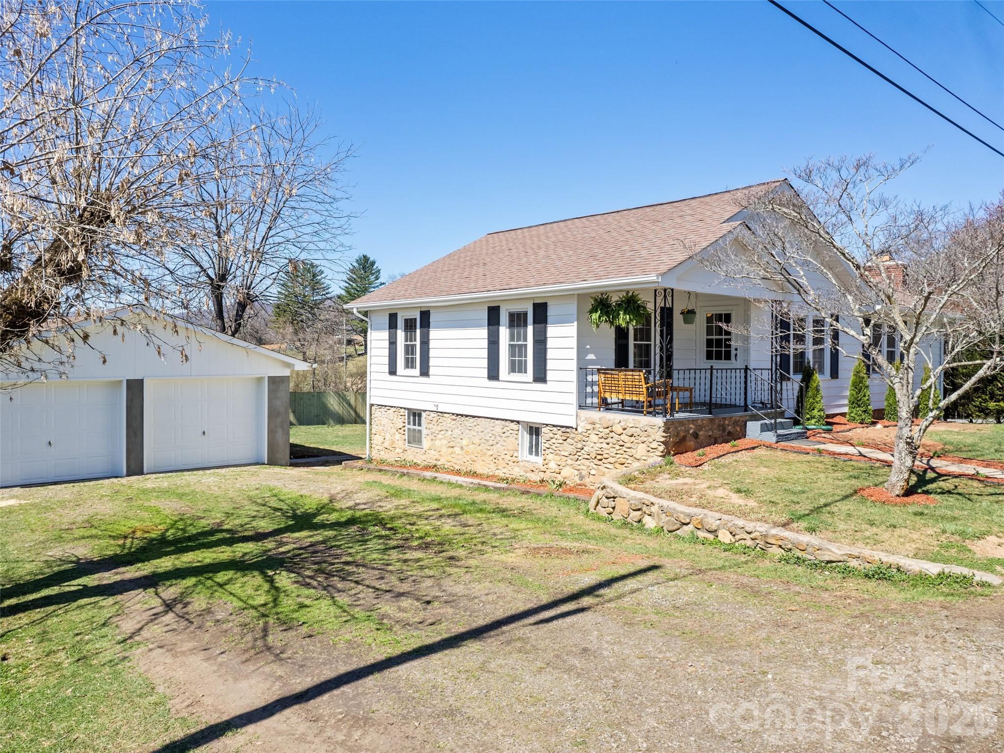 157 Morgan Street Canton, NC 28716 - Photo 3 of 37