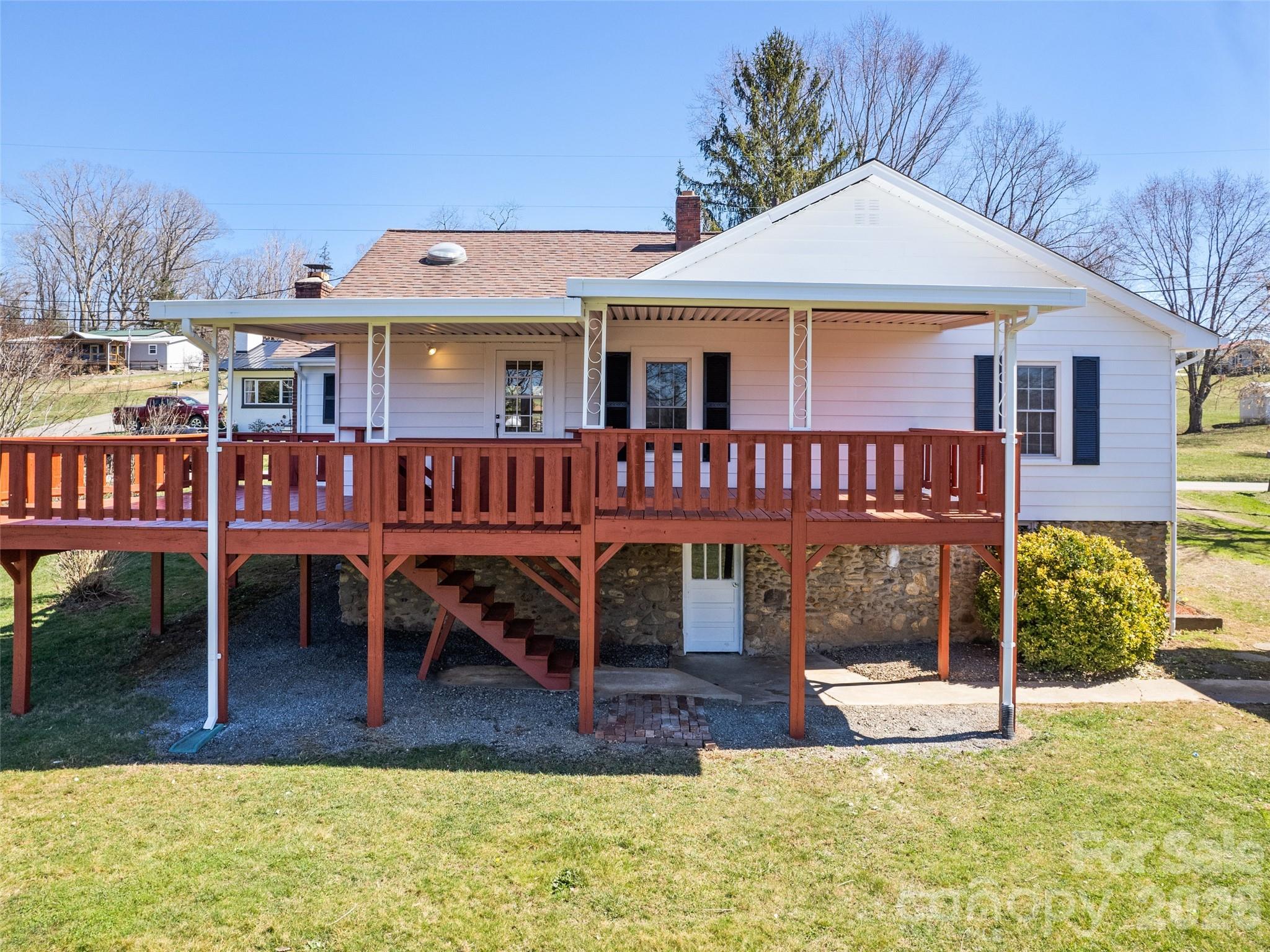 157 Morgan Street Canton, NC 28716 - Photo 5 of 37
