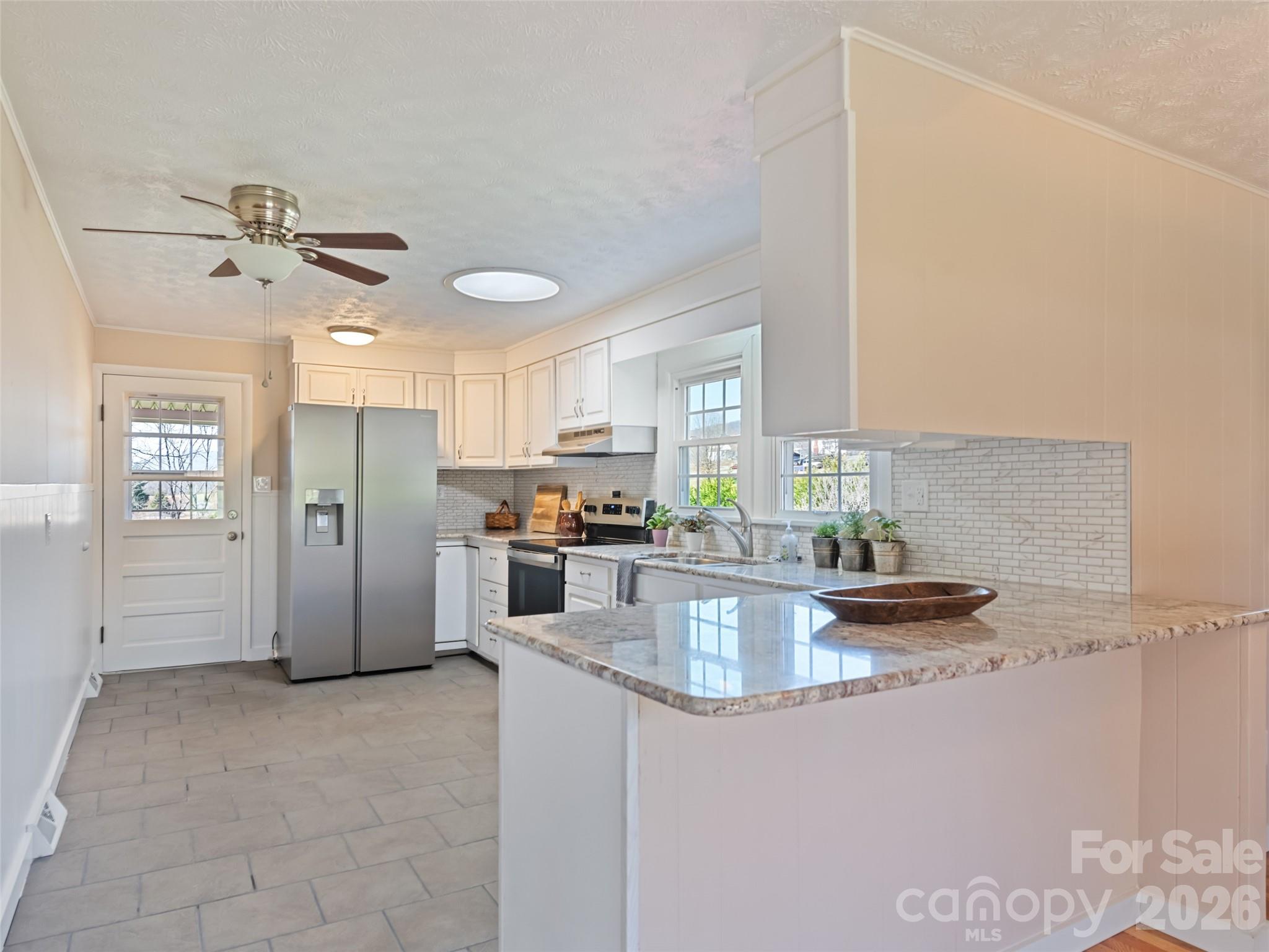157 Morgan Street Canton, NC 28716 - Photo 8 of 37