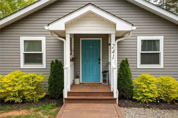 $625,000 | 241 White Pine Drive, Fair Play, SC 29643