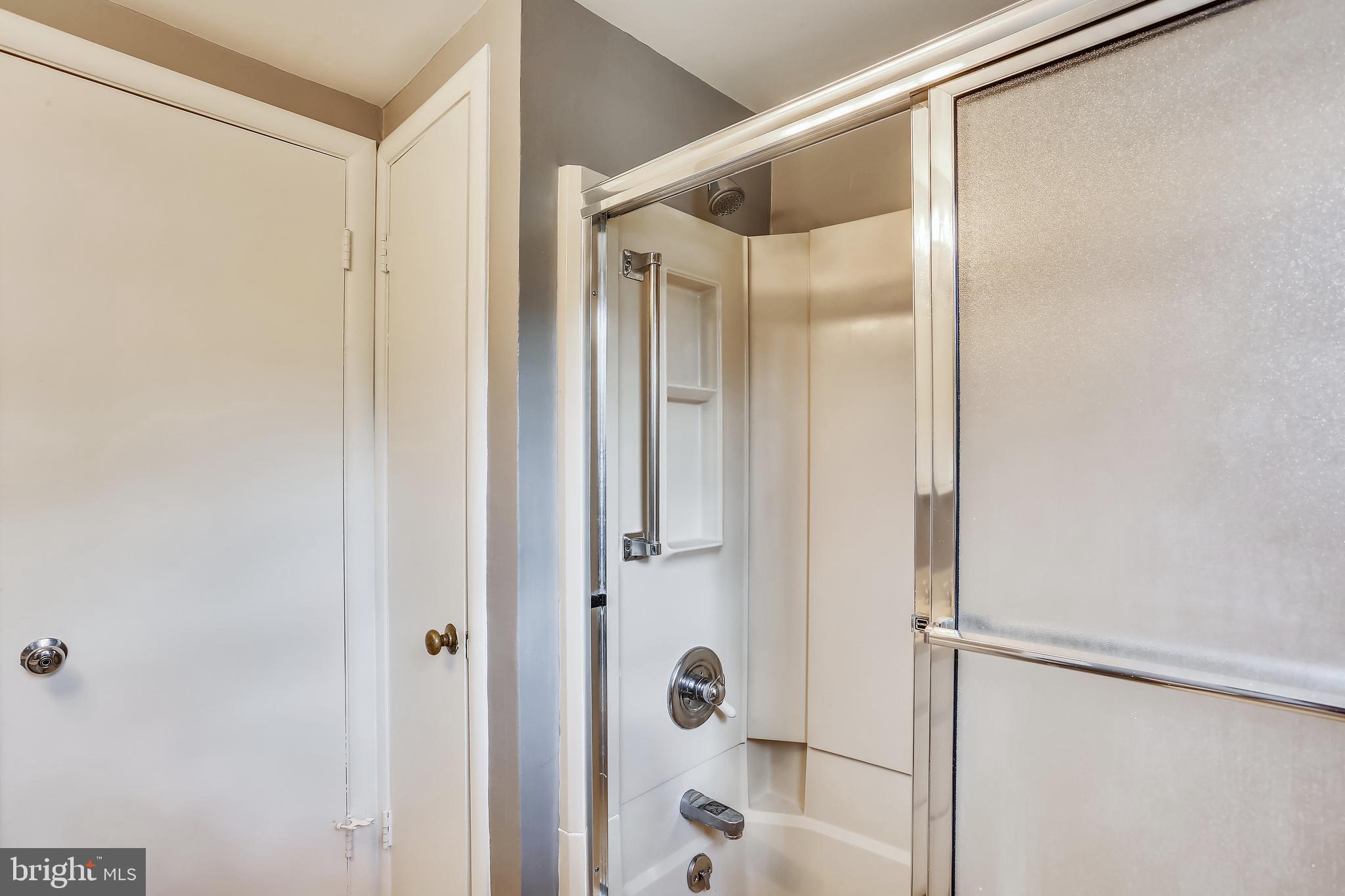 11504 Nairn Road Silver Spring, MD 20902 - Photo 15 of 30 Hall Bath