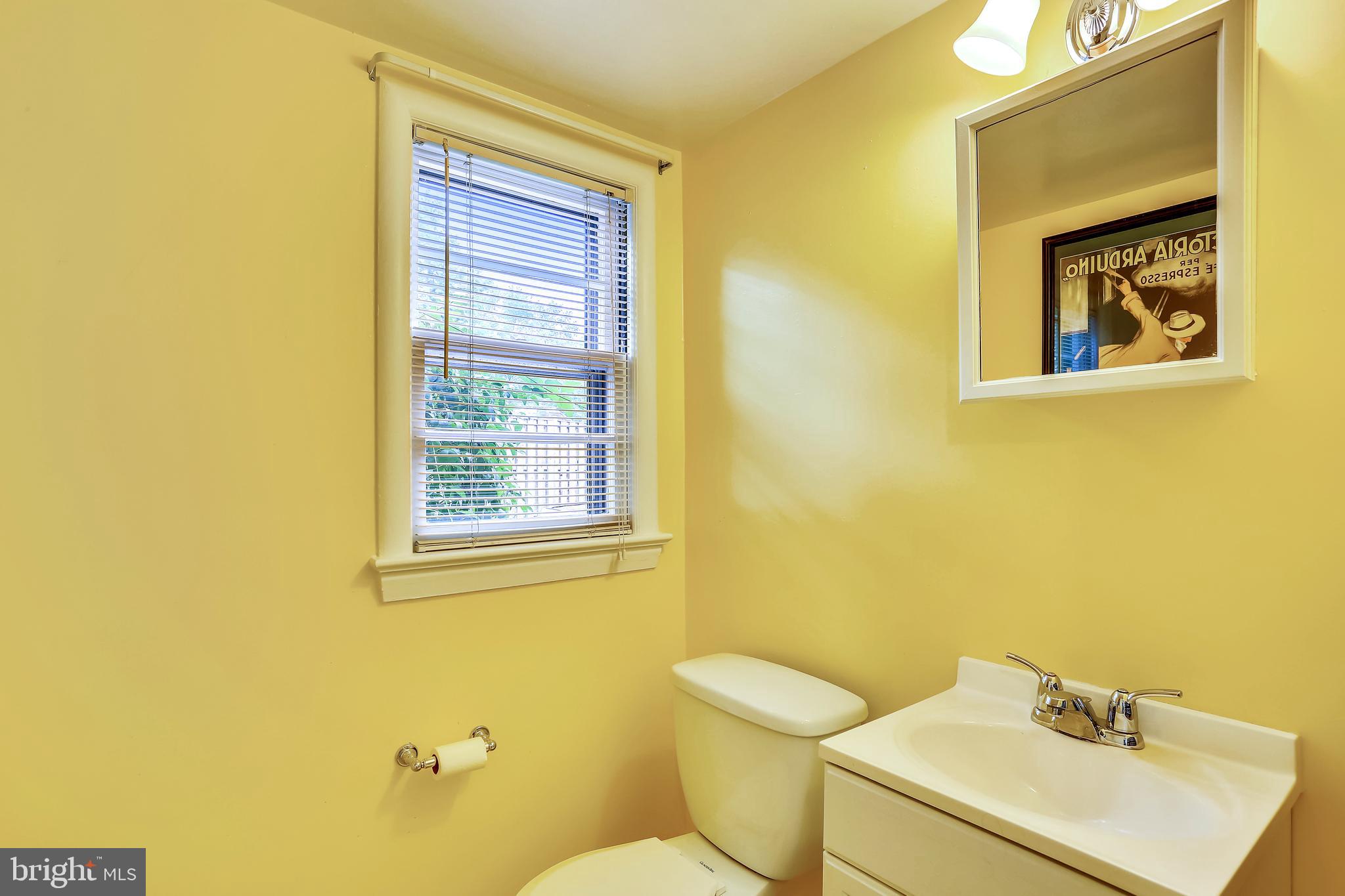 11504 Nairn Road Silver Spring, MD 20902 - Photo 23 of 30 Powder Room