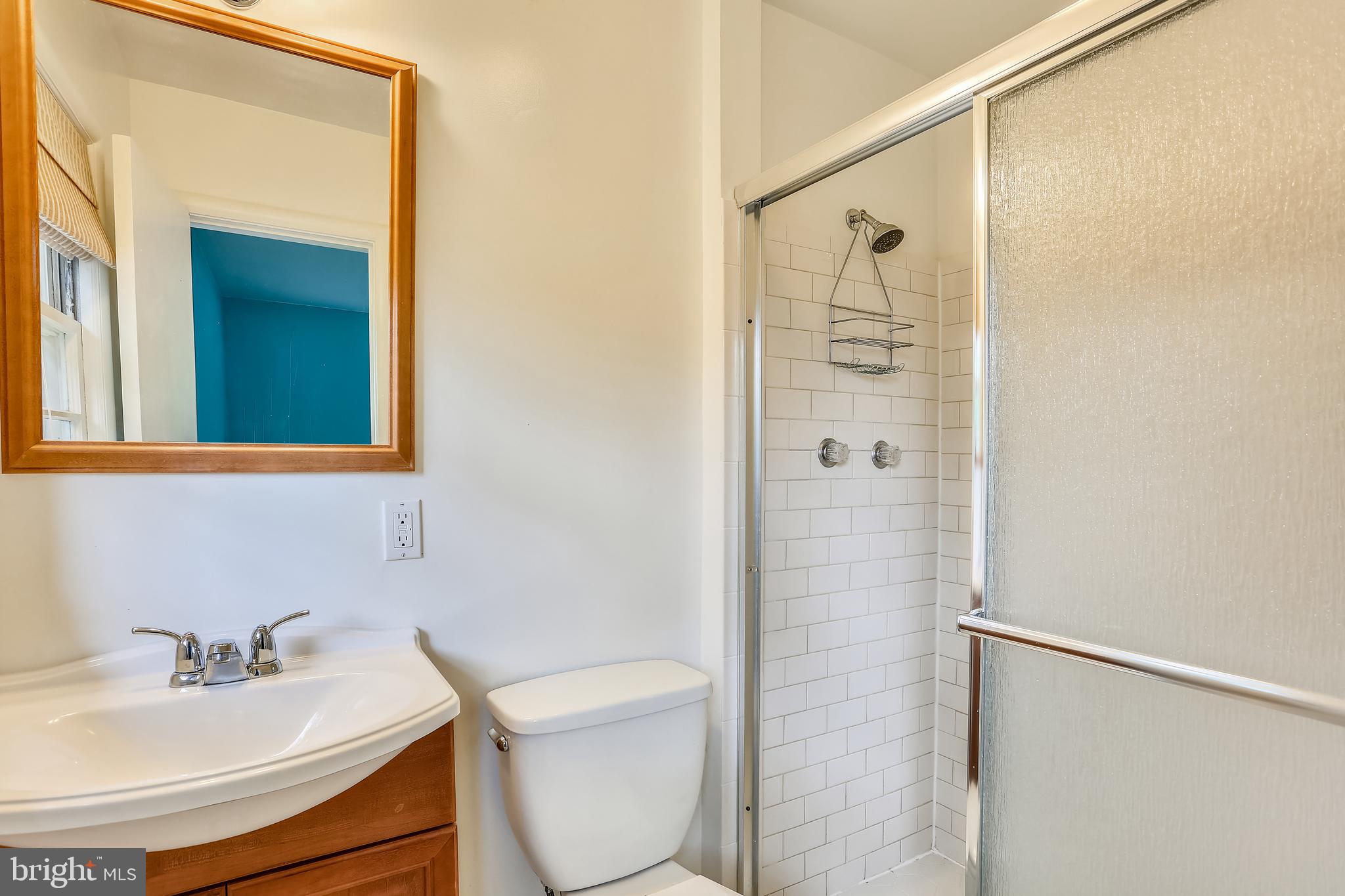 11504 Nairn Road Silver Spring, MD 20902 - Photo 10 of 30 Primary Bathroom