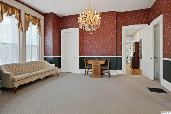 $249,900 | 2009 Hampshire Street, Quincy, IL 62301