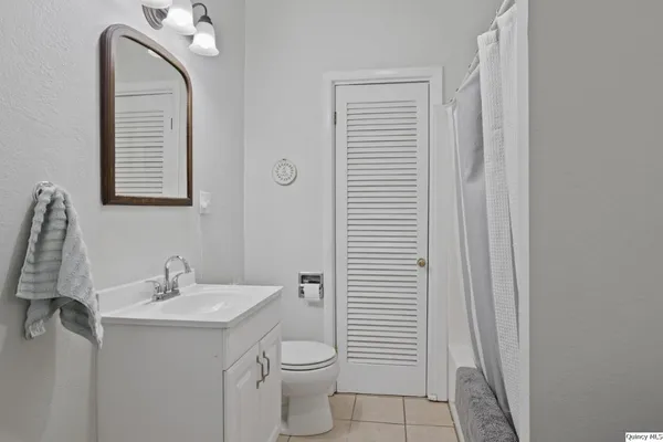 $249,900 | 2009 Hampshire Street, Quincy, IL 62301