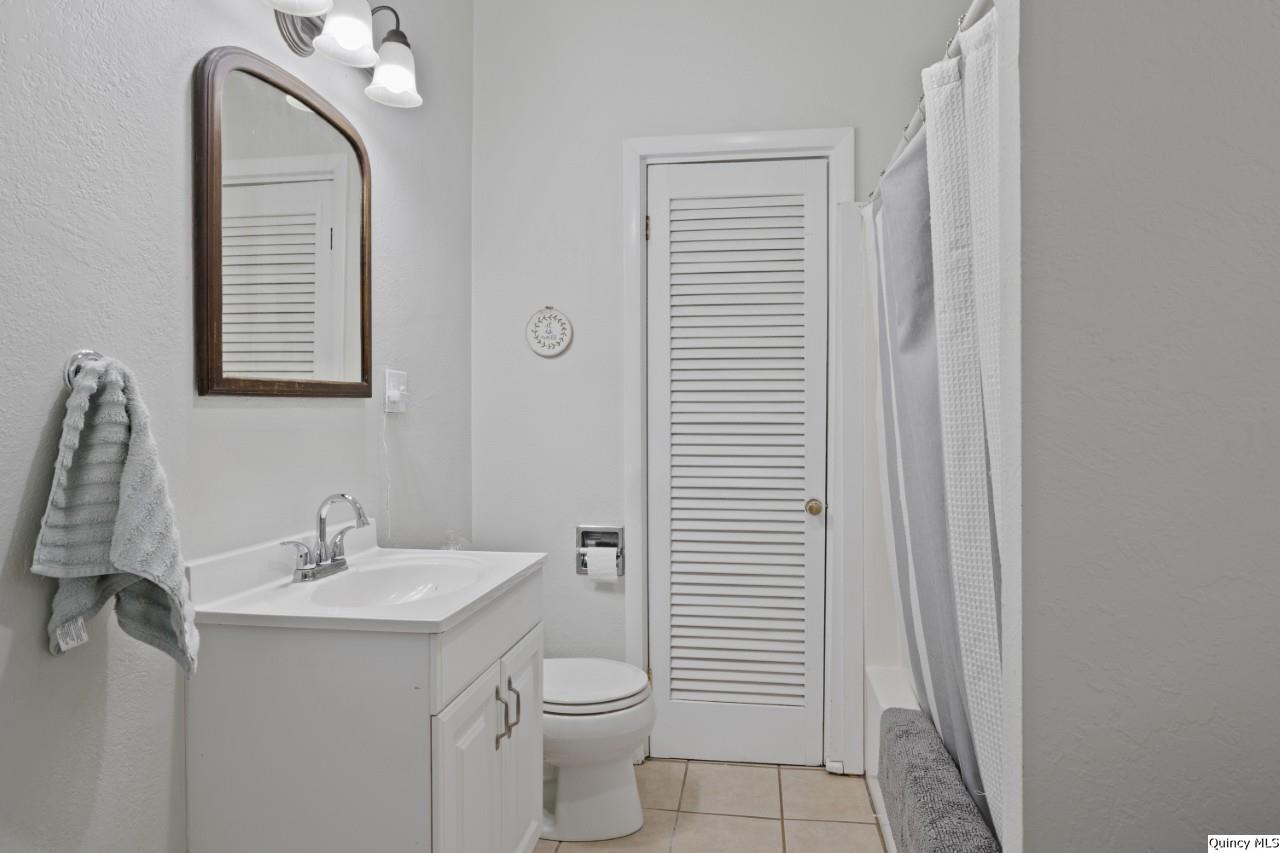 2009 Hampshire Street Quincy, IL 62301 - Photo 13 of 35
