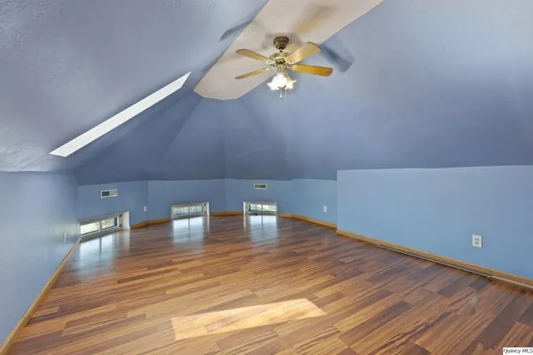 $249,900 | 2009 Hampshire Street, Quincy, IL 62301
