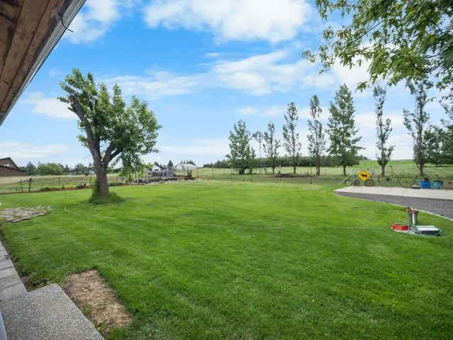 $895,500 | 10916 East Rinear Road, Valleyford, WA 99036