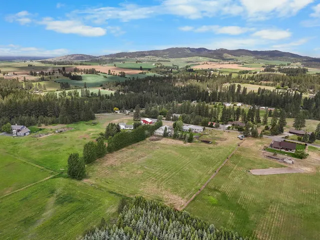 $895,500 | 10916 East Rinear Road, Valleyford, WA 99036