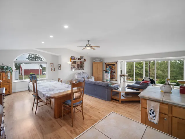 $895,500 | 10916 East Rinear Road, Valleyford, WA 99036