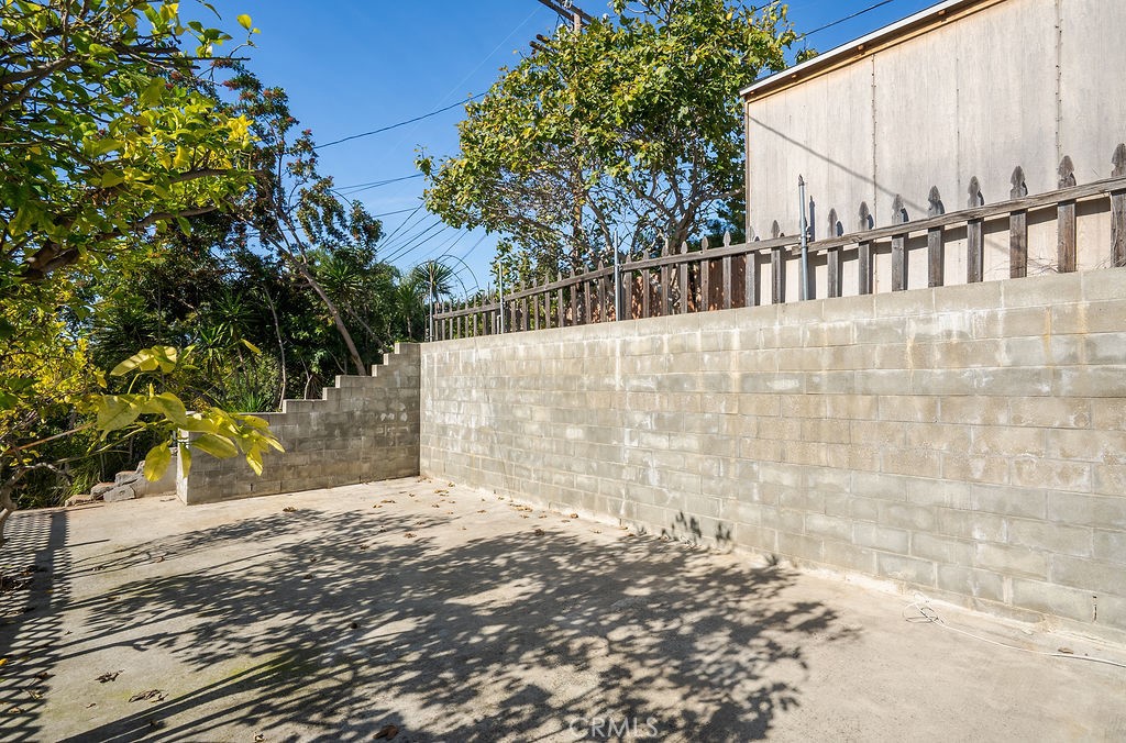 5139 San Rafael Avenue Los Angeles, CA 90042 - Photo 34 of 60 a view of wooden fence and a pathway